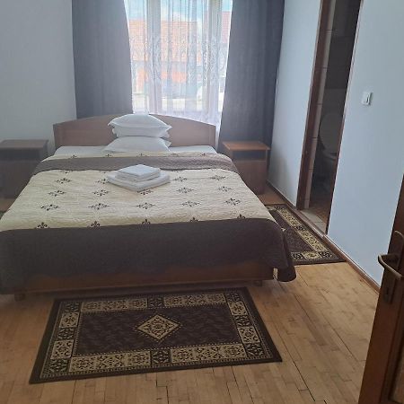 Pensiunea Rednic Lenuta Giulesti Exterior foto